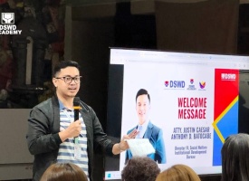 ATTY. JUSTIN CAESAR ANTHONY D. BATOCABE, Social Welfare Institutional Development Bureau (SWIDB) Director delivered opening remarks to each session of the knowledge-sharing session with the third and fourth year students from the University of San Carlos last 9-10 January 2025 at the DSWD Auditorium.